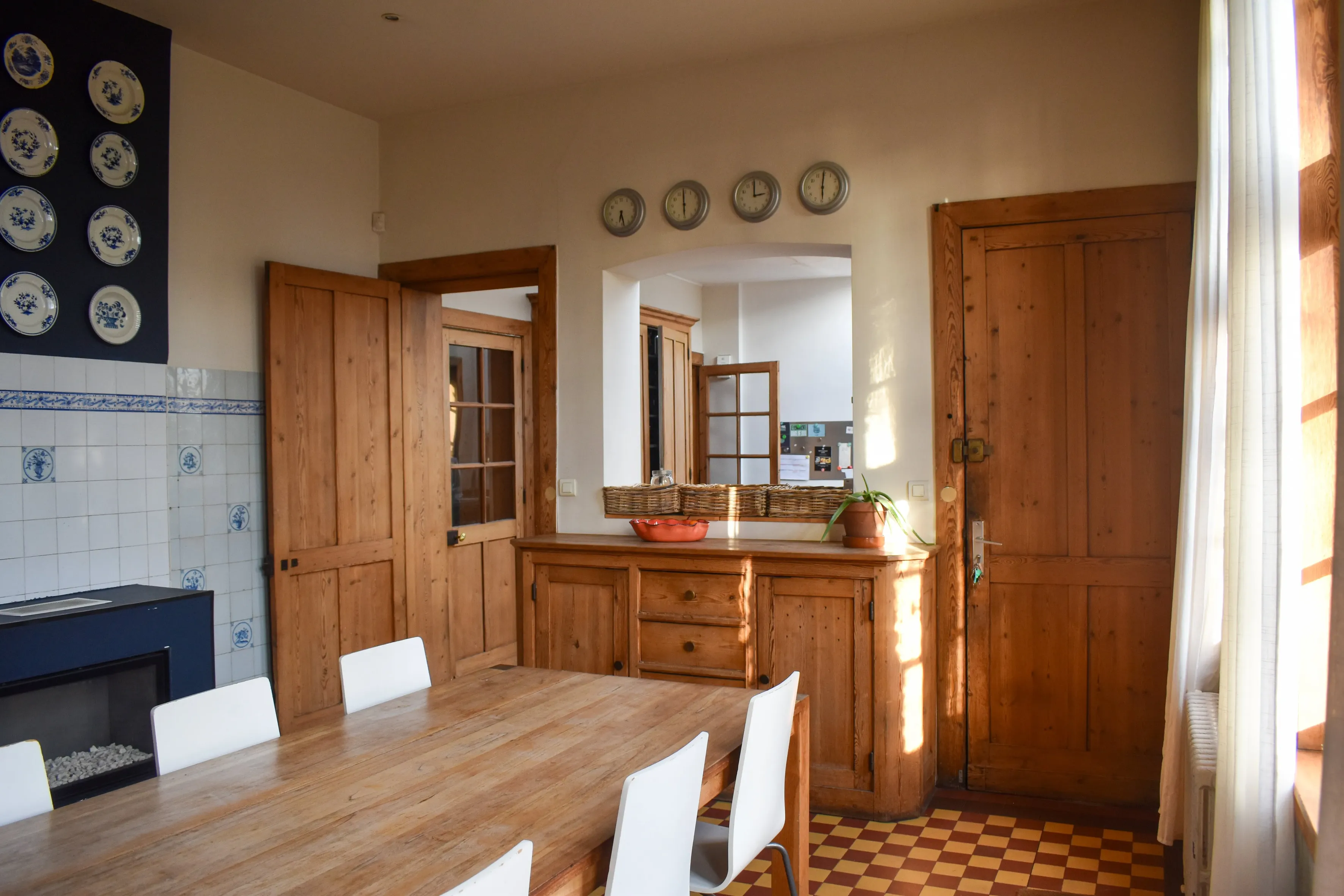 Cuisine style campagne, mobilier en bois créations sur mesure par Maison Charlet