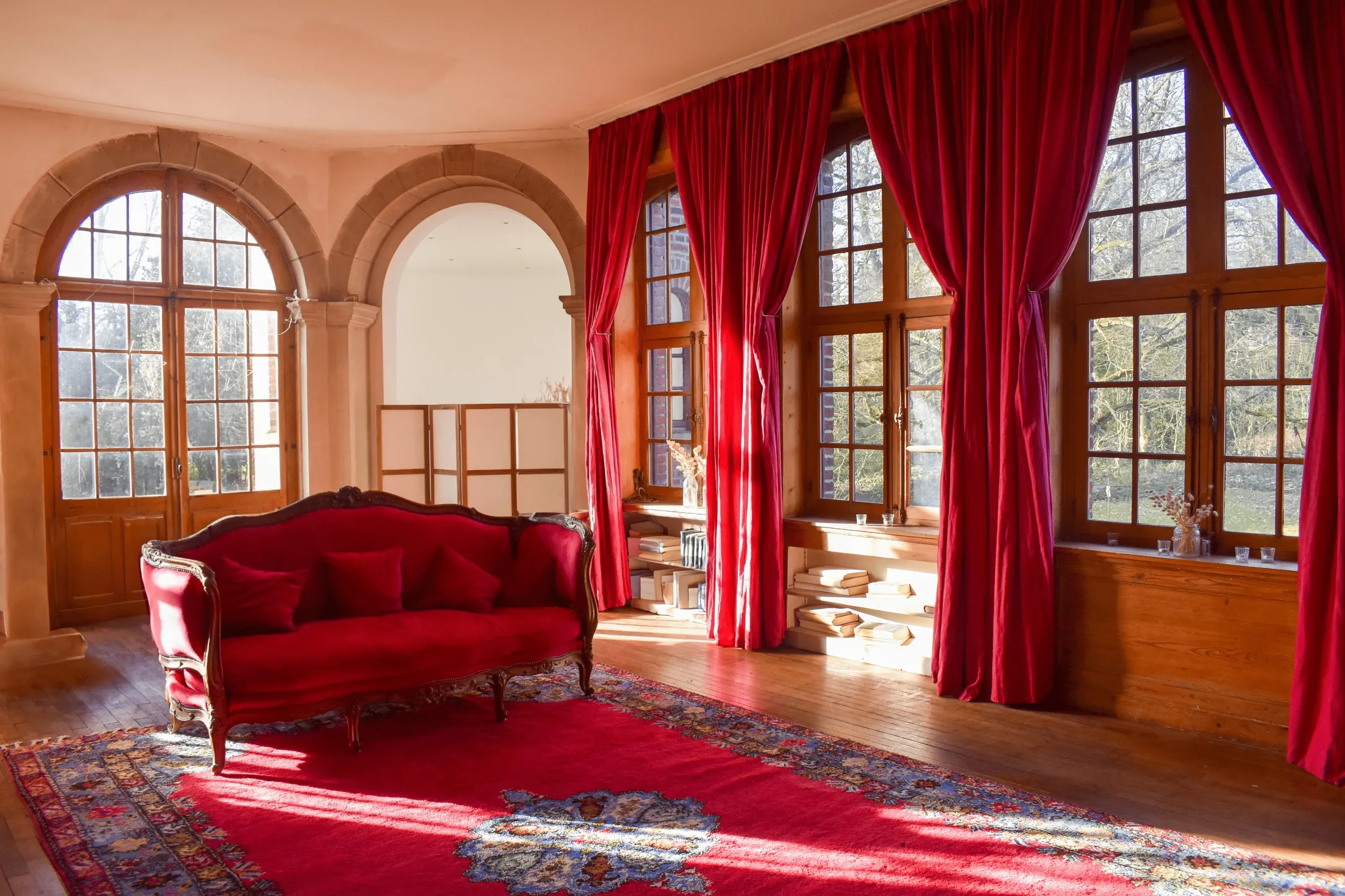 Univers manoir rouge Maison Charlet fabricants sur mesure bois 